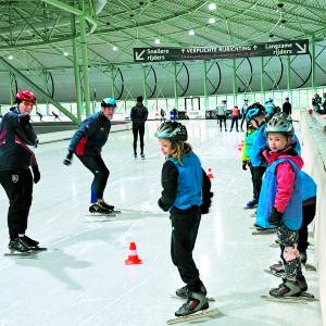 Nog enkele plaatsen vrij: jeugd schaatsclinics IJsclub Losser