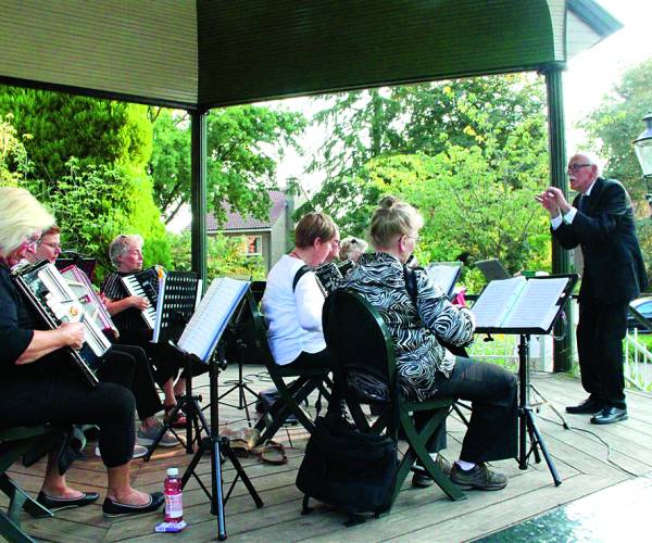 Accordeonorkest Losser zorgt voor een gevarieerde muzikale avond