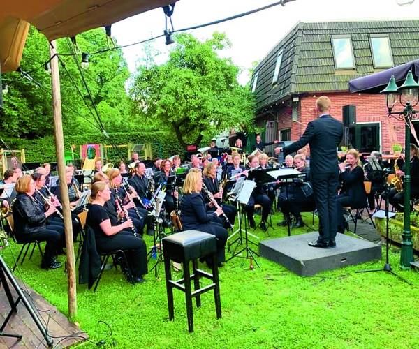 Twee tuinconcerten door Sempre Excelsior